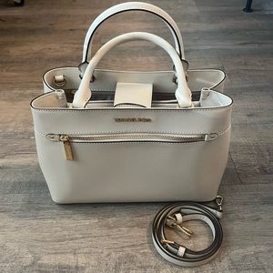 Michael Kors Women's Hailee Medium Snap Closure Satchel Bag